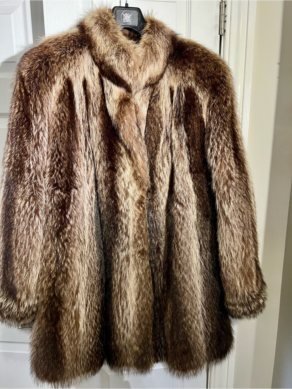 Luxurious Brown Racoon Fur Coat - Elegant Women's Outerwear